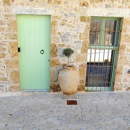 Villa Kato Rouga By Christos Papadeas *