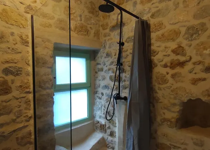 Villa Kato Rouga By Christos Papadeas